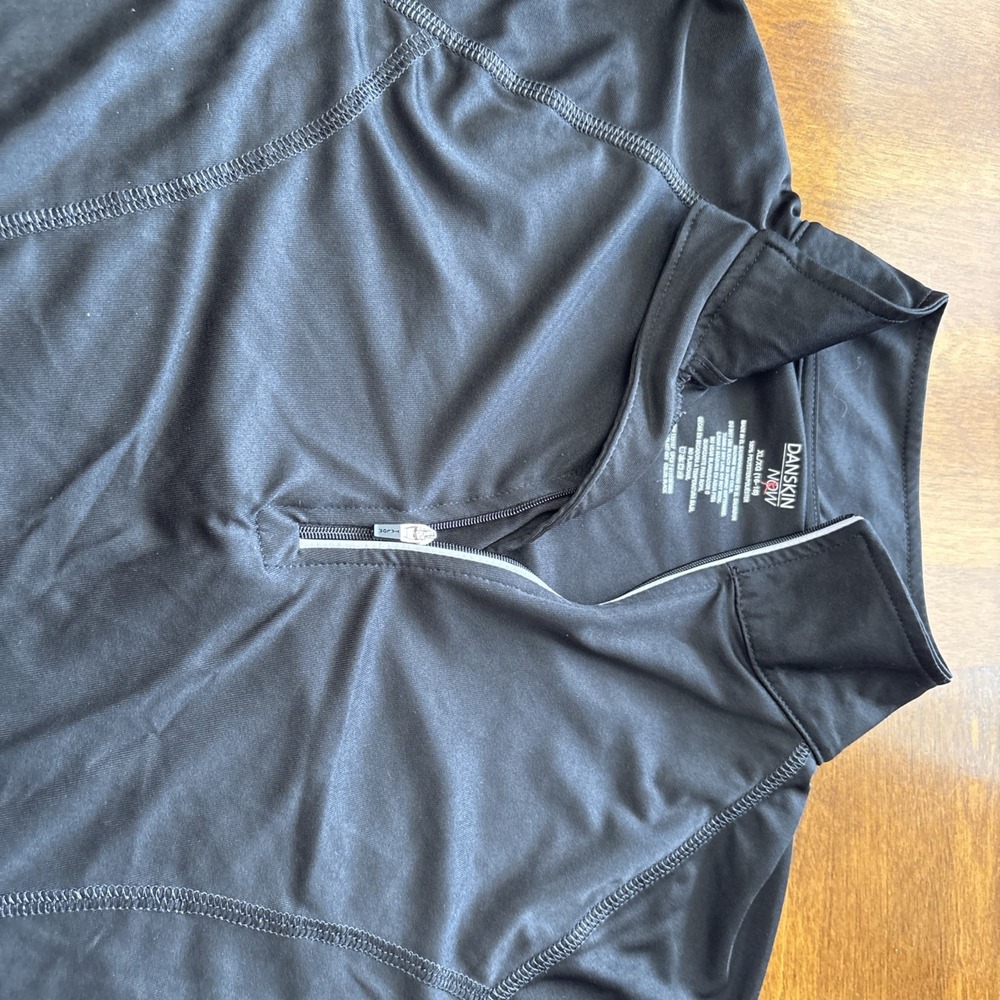 Danskin Women's Black 1/4 Zip Size XL 16-18 Top